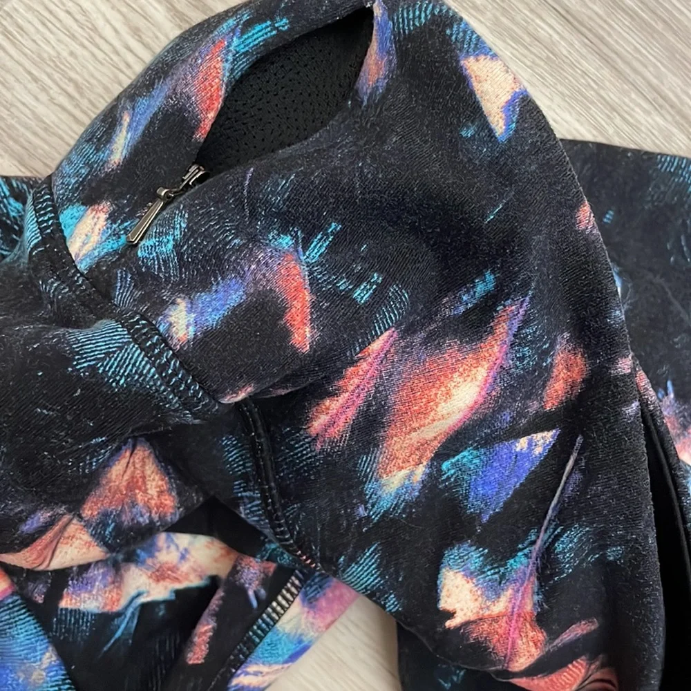 Tuff Athletics Black with Colorful Leaf Print Stretchy Cropped Leggings Size S